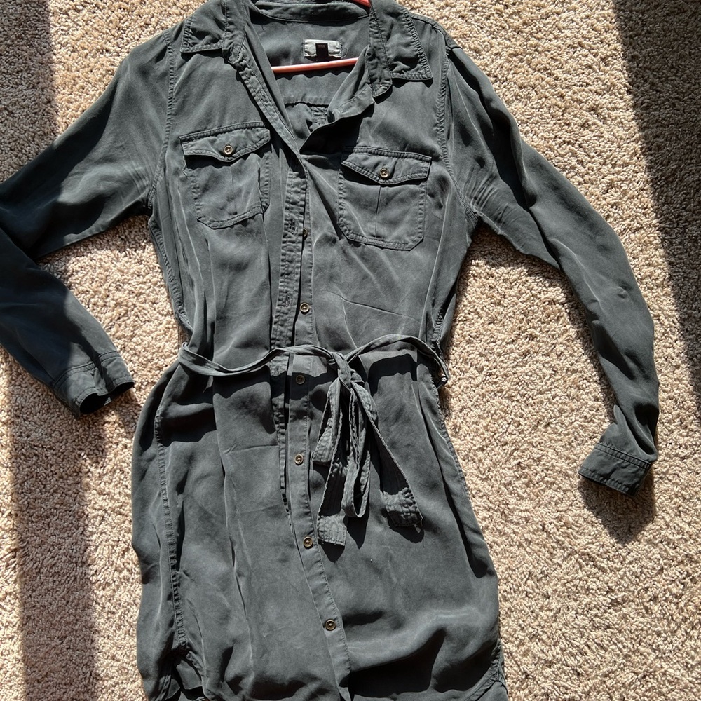 Button up blue/gray dress with tie belt